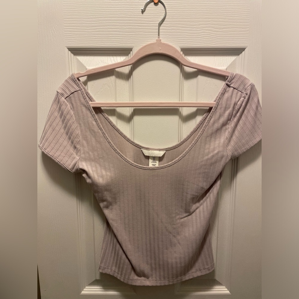cute H&M shoulder pink slightly cropped top
-size small